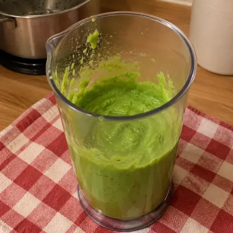 Étape 3 : Mixez avec 4 c. à soupe d’eau de cuisson.